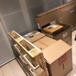 cardboard boxes and wood frame 6 cardboard boxes and 1 wood frame
all in good condition and recyclable TW7